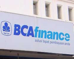 BCA FINANCE BERI BEASISWA Rp 567 JUTA
