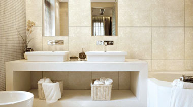 Rajin  menyambangi ratusan gerai ritel bangunan yang menjadi mitra bisnisnya.  (Foto: Ist)