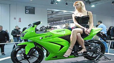 Sepeda motor sport Kawasaki masih didatangkan secara completely built up dari Thailand. (Foto: Ist)