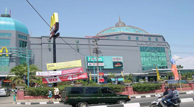 Mal pertama yang dibangun di Makassar. (Foto: Ist)