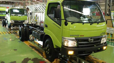 Bakal menambah lagi lima unit baru truk Hino Ranger. (Foto: Ist)