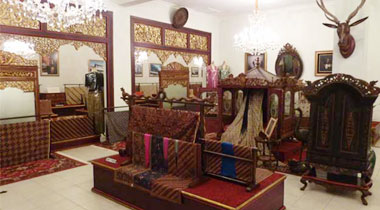 Menyertakan koleksi kain pribadi milik pendiri Batik Danar Hadi. (Foto: Ist)